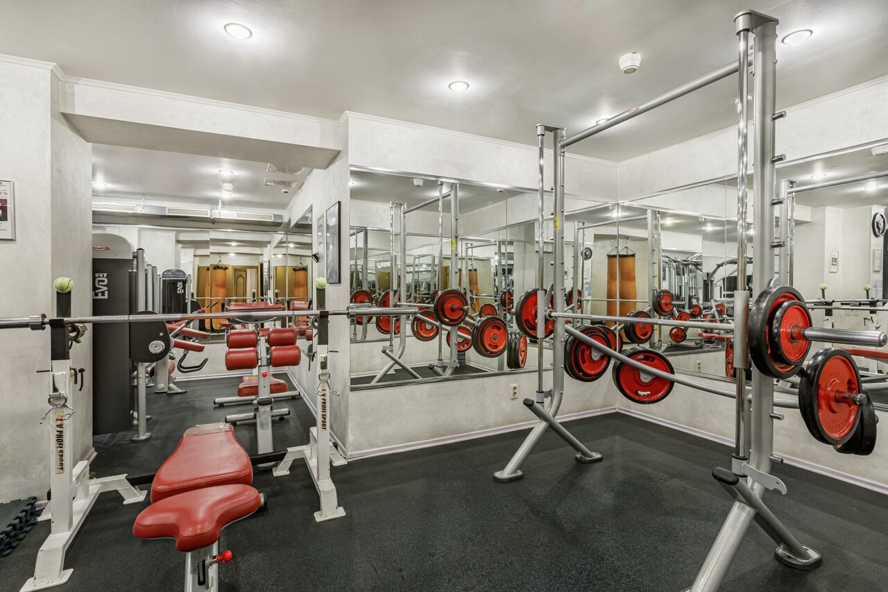 Гостиница Максима Ирбис Москва-126