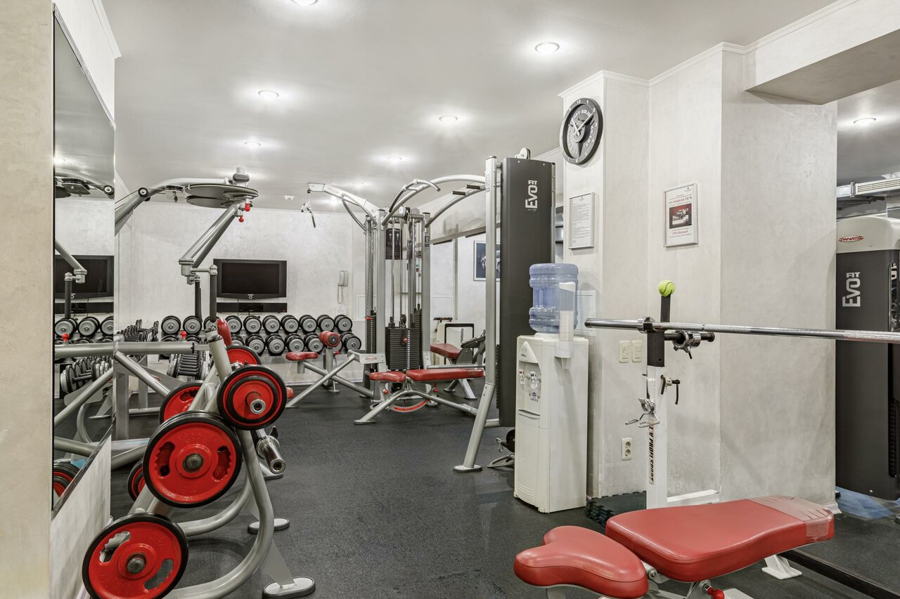 Гостиница Максима Ирбис Москва-174