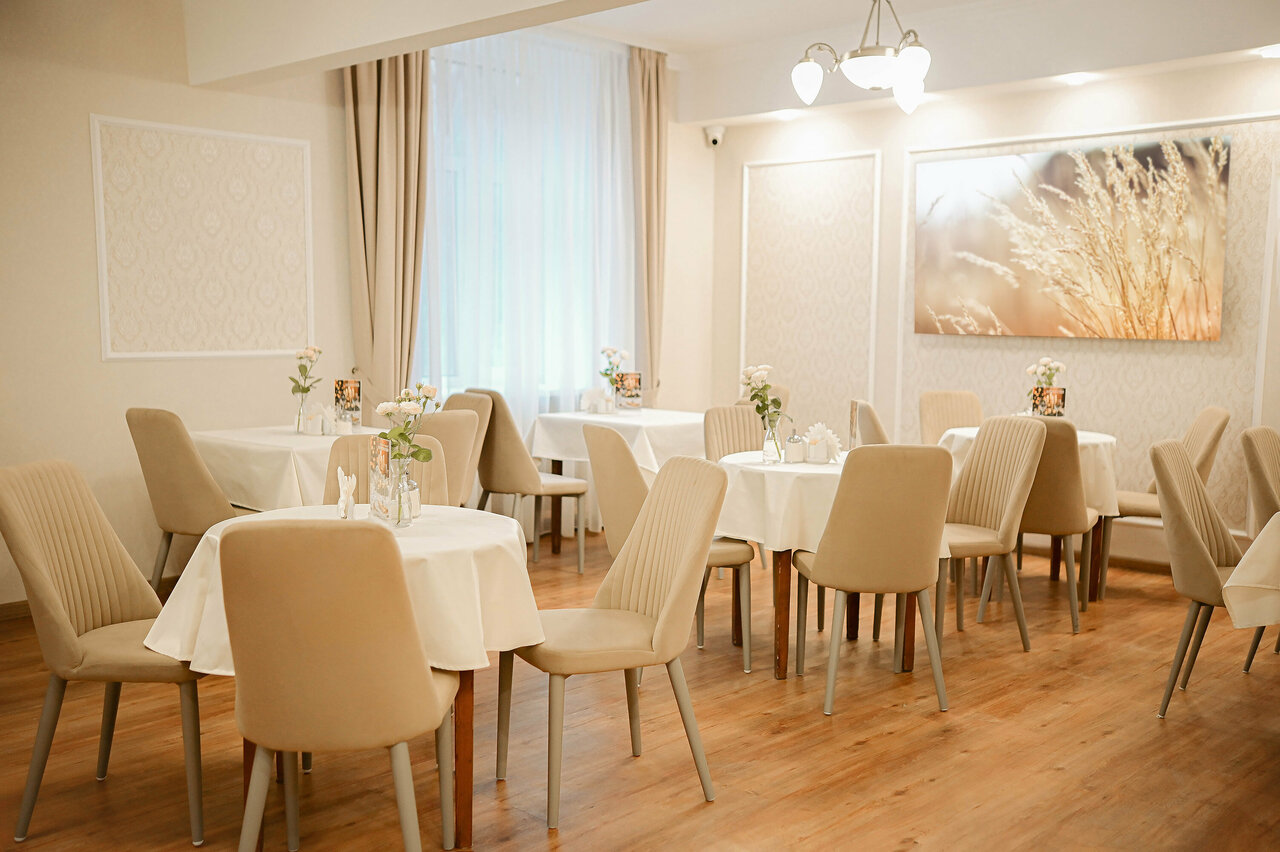 Гостиница Максима Ирбис Москва-160