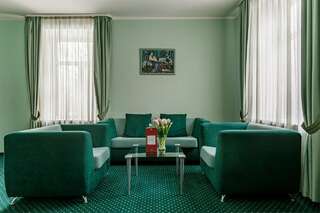 Гостиница Максима Ирбис Москва Люкс "Фисташковый"(Двухспальная кровать)-4