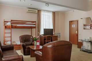 Гостиница Максима Ирбис Москва Семейный номер-4