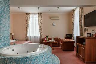 Гостиница Максима Ирбис Москва Люкс "Модерн" (Двухспальная кровать)-3