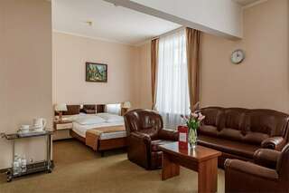 Гостиница Максима Ирбис Москва Семейный номер-1