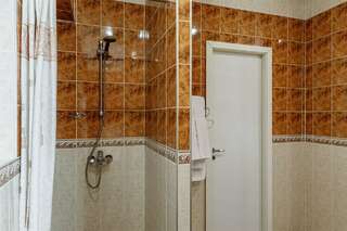 Гостиница Максима Ирбис Москва Люкс "Классический" (Двухспальная кровать)-9