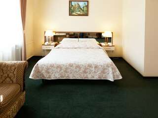 Гостиница Максима Ирбис Москва-0