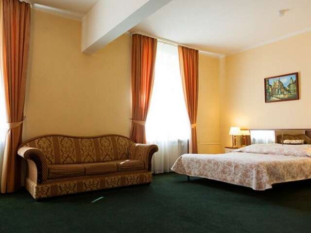 Гостиница Максима Ирбис Москва-102