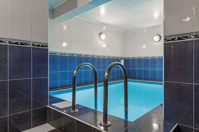 Гостиница Максима Ирбис Москва-85