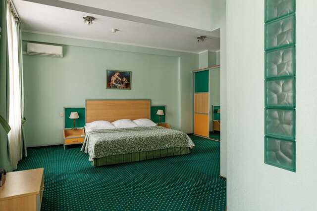 Гостиница Максима Ирбис Москва-127