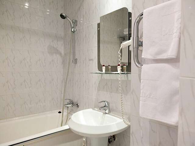 Гостиница Максима Ирбис Москва-170