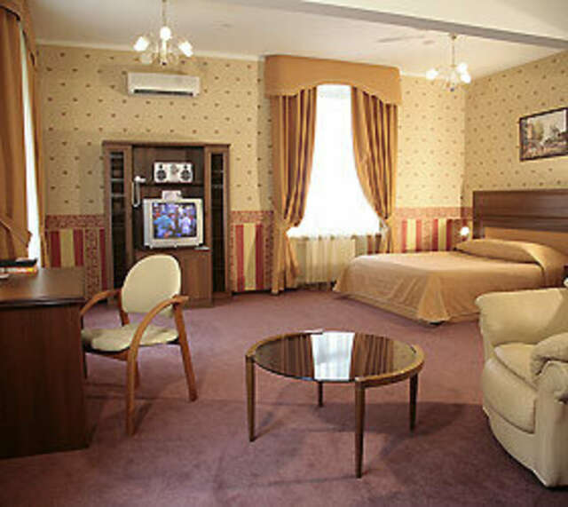 Гостиница Максима Ирбис Москва-94