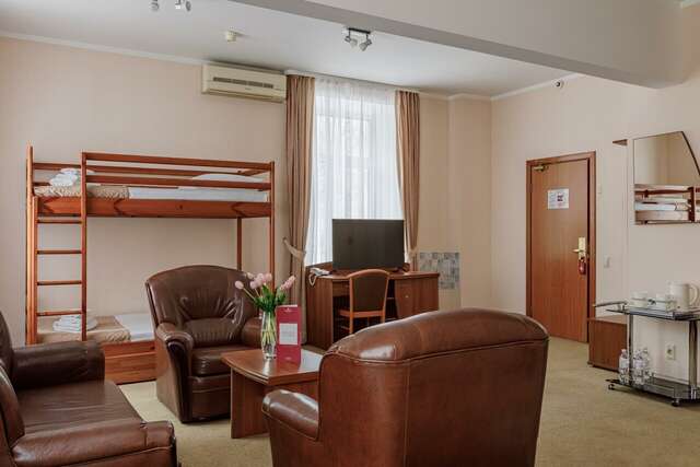 Гостиница Максима Ирбис Москва-50